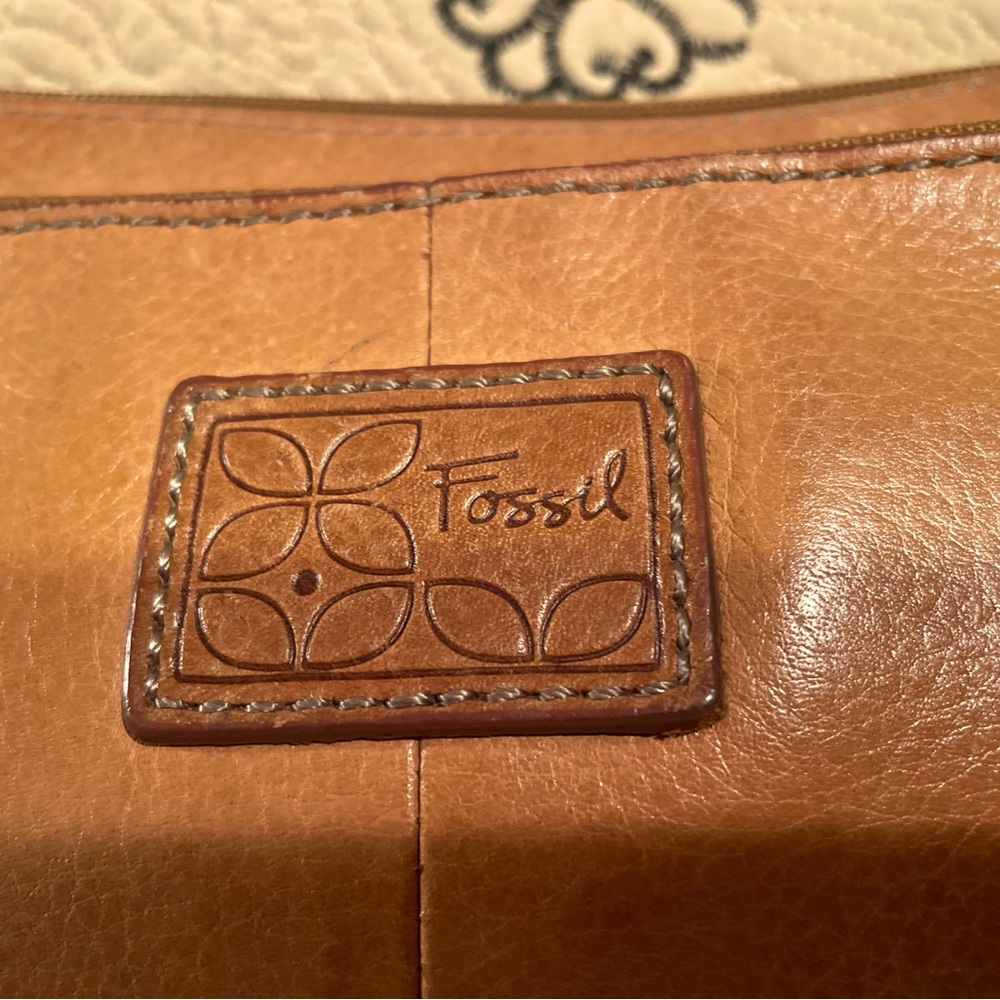 COPY - Fossil crossbody bag. Very efficient!